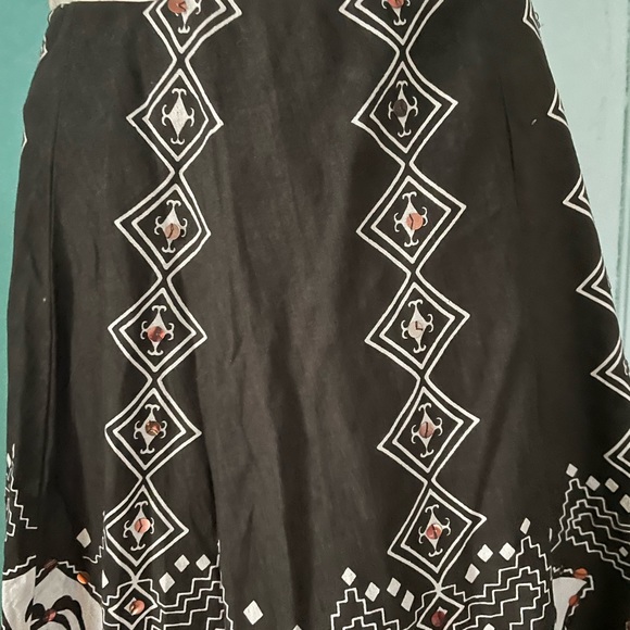 New listing ***** Indiian style fit and flare skirt large - Picture 4 of 9